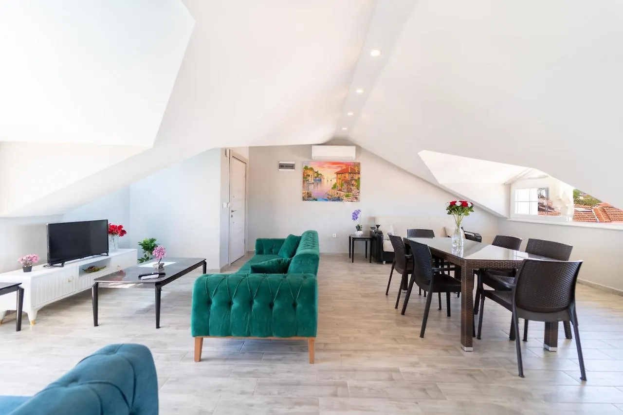 Stunning Suite In Oeluedeniz With Seaview And Pool Apartment